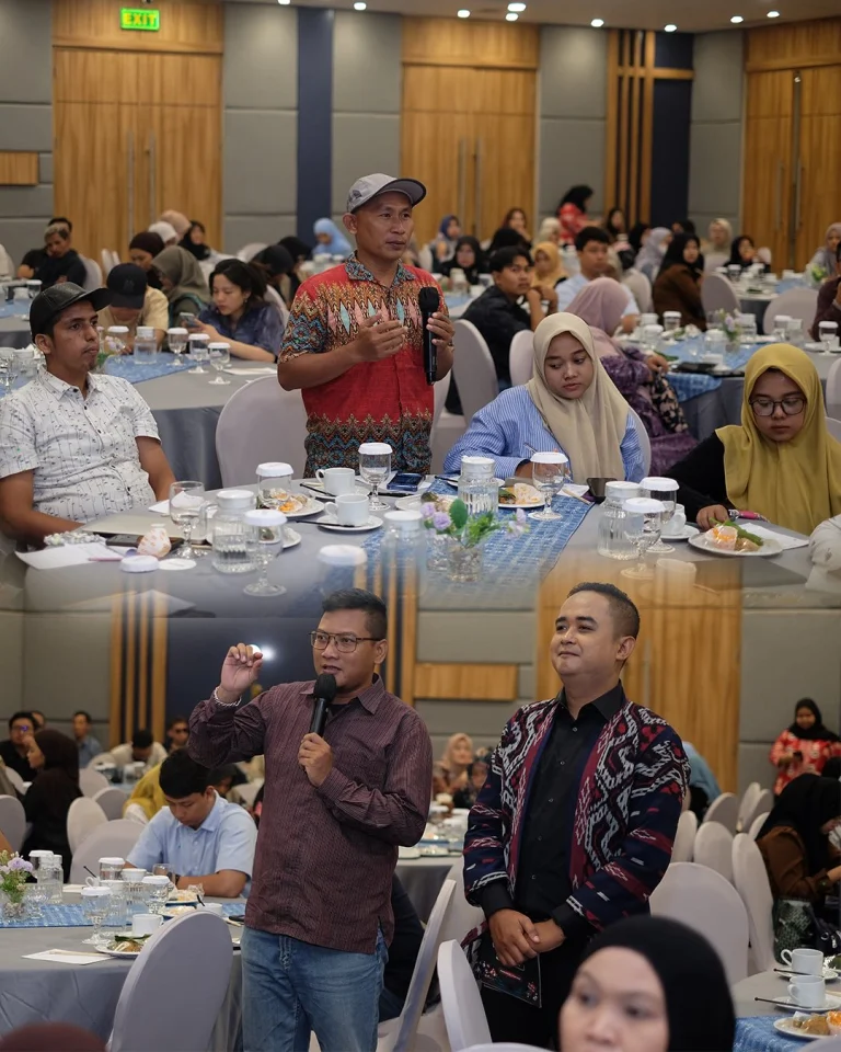 Instagram post from visualimageindonesia. This post is in position 7.