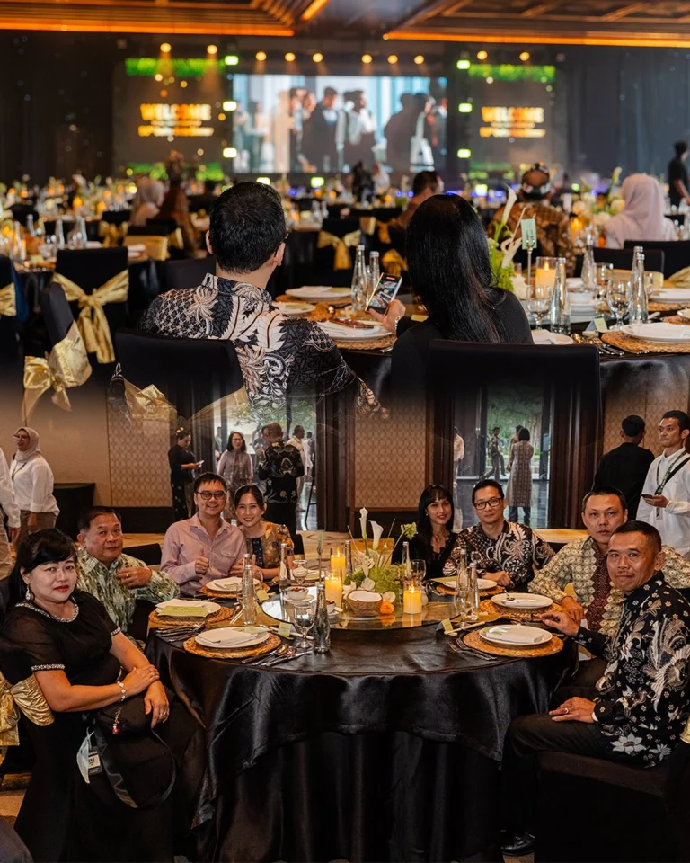 Instagram post from visualimageindonesia. This post is in position 5.
